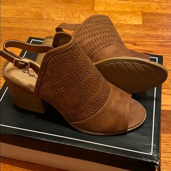 romeena platform sneaker